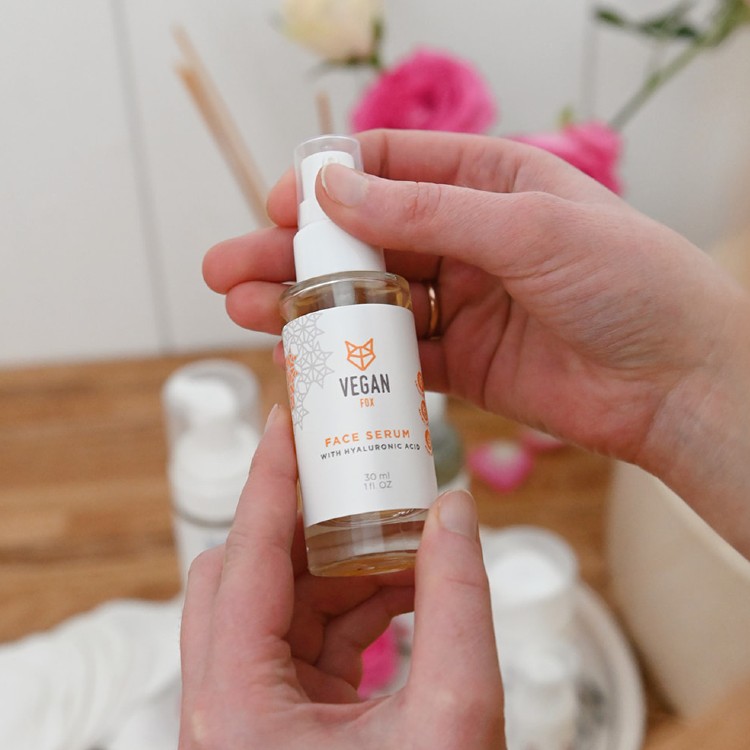 Sejas serums ar hialuronskābi un smiltsērkšķiem