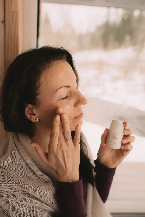 https://www.veganfox-dev.lionssolution.com/wp-content/uploads/2024/04/face-cream-anti-age-1.webp